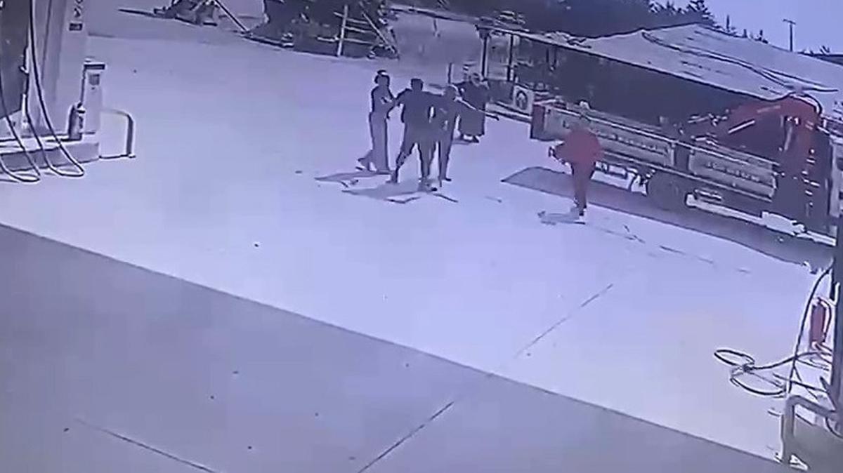 Denizli'de ailesinin yanında kaçırılan genç kadın jandarma tarafından kurtarıldı