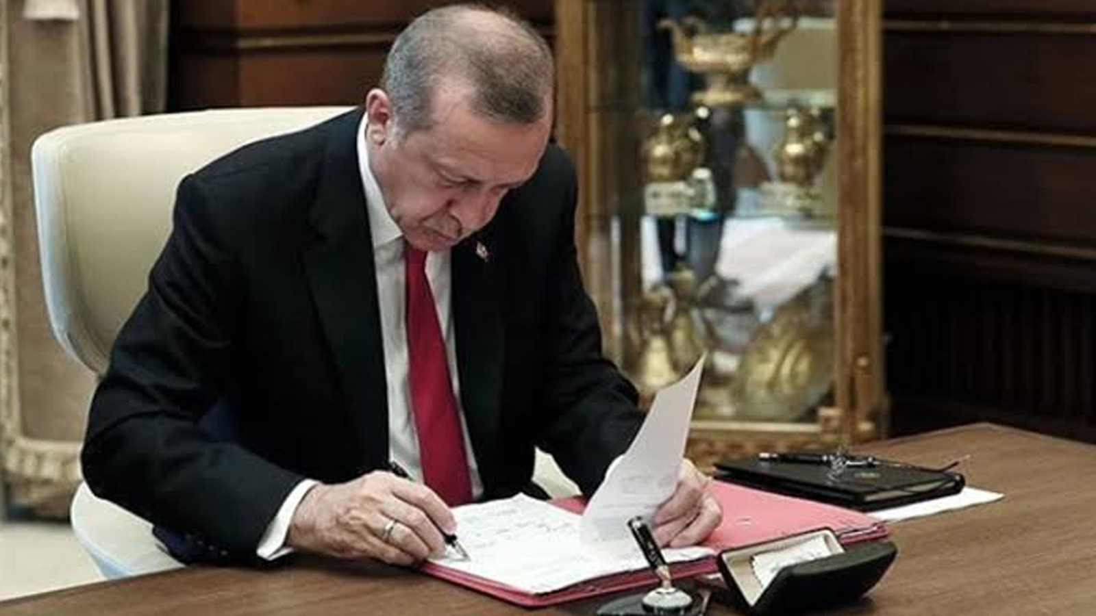 Suriyeli diplomatik pasaport sahiplerine vize muafiyeti getirildi