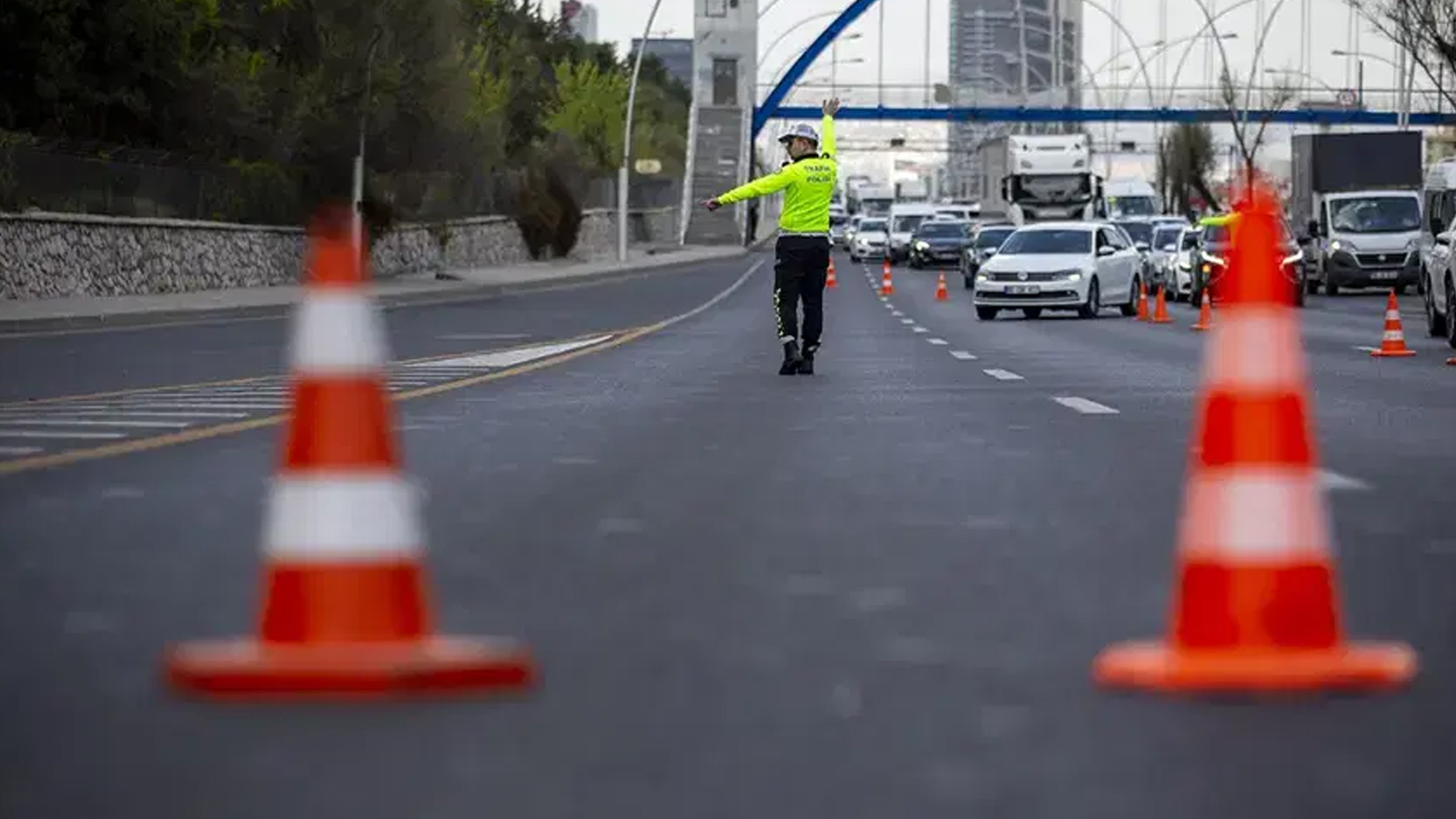 İstanbul'da Zafer Bayramı provası nedeniyle Vatan Caddesi trafiğe kapatıldı