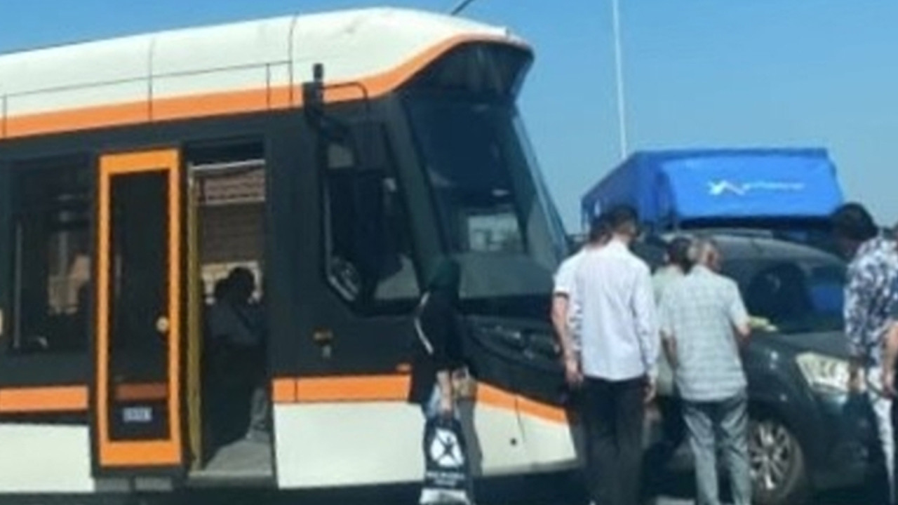 Eskişehir'de yolcu otobüsünde çıkan yangında 27 kişi tahliye edildi