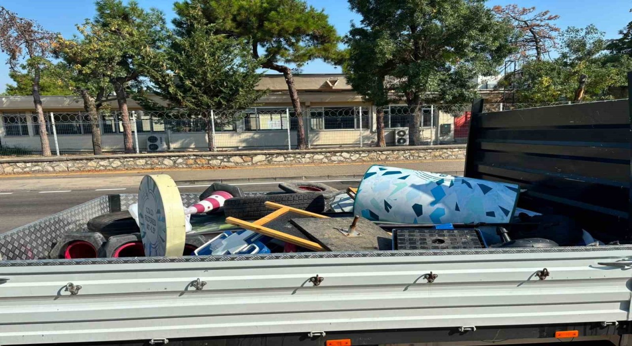 Nilüfer'de 11 mahallede kaldırım ve yaya yolu denetimi yapıldı