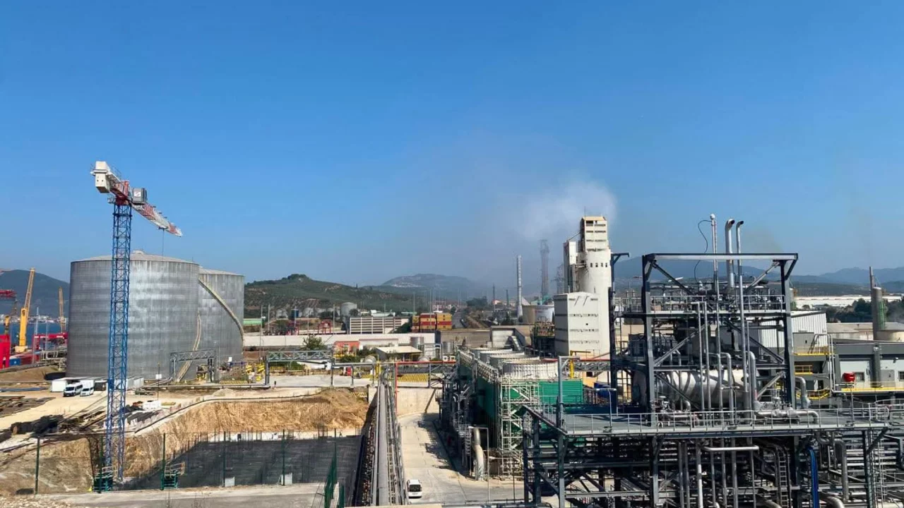Bursa'da sonbahar yağışları öncesi yağmur suyu ızgaraları temizlendi
