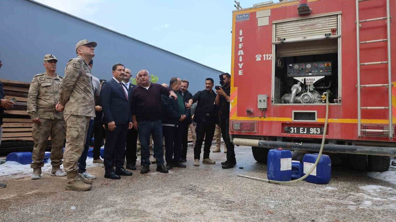 Hatay'da mobilya fabrikasındaki yangın kontrol altına alındı