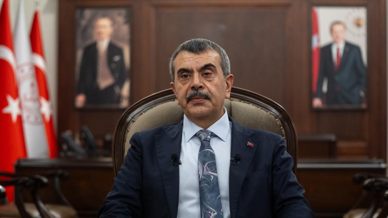Bakan Tekin Türkiye'deki sınıf mevcutlarının 21 kişi olduğunu açıkladı