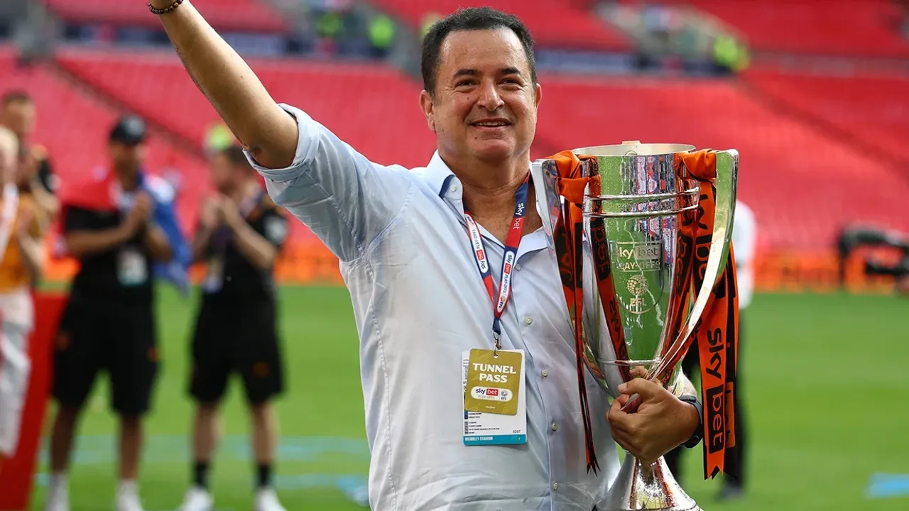Hull City transfer döneminin son gününde 5 futbolcuyla sözleşme imzaladı
