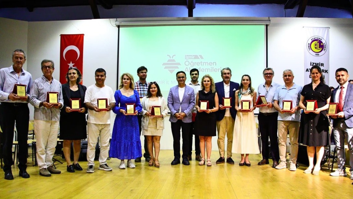 İzmir Öğretmen Akademileri 26 Ekim'de beş farklı alanda başlıyor
