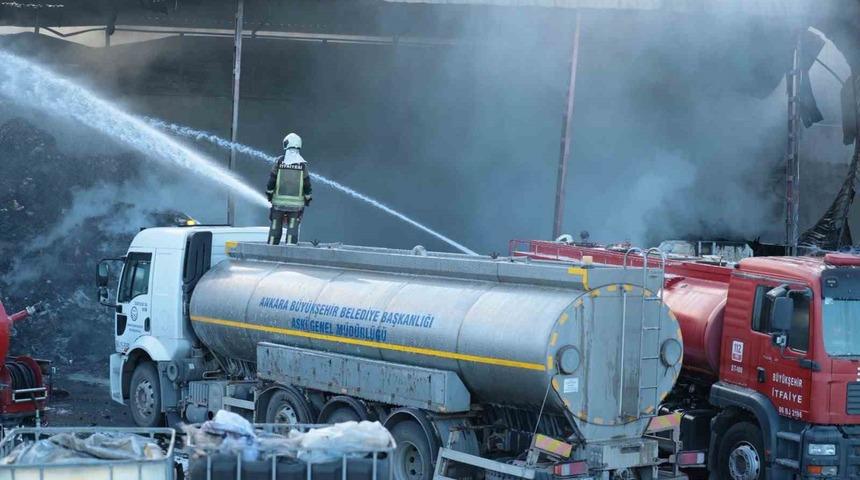 Ankara'da plastik atık geri dönüşüm merkezinde yangın çıktı