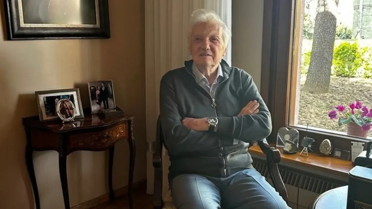 Yeşilçam'ın 'Altın Çocuk' lakaplı oyuncusu Göksel Arsoy 90 yaşında vefat etti
