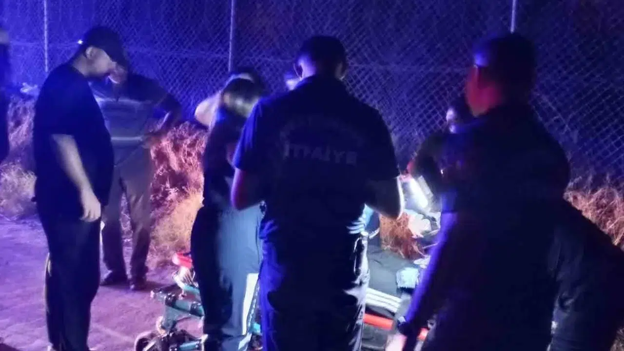 Aydın'da devrilen araçta sıkışan sürücü ekiplerce kurtarıldı