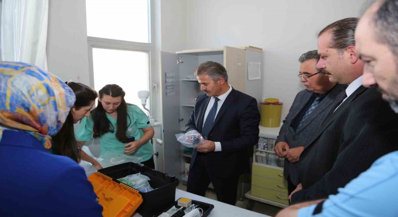 Erzurum İl Sağlık Müdürü Meral Palandöken'deki sağlık kuruluşlarını inceledi
