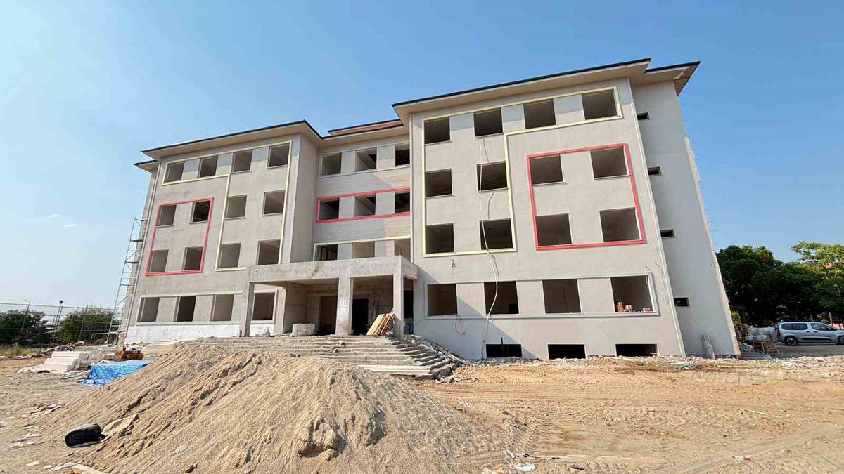 Manisa'da devam eden okul yatırımları yerinde incelendi