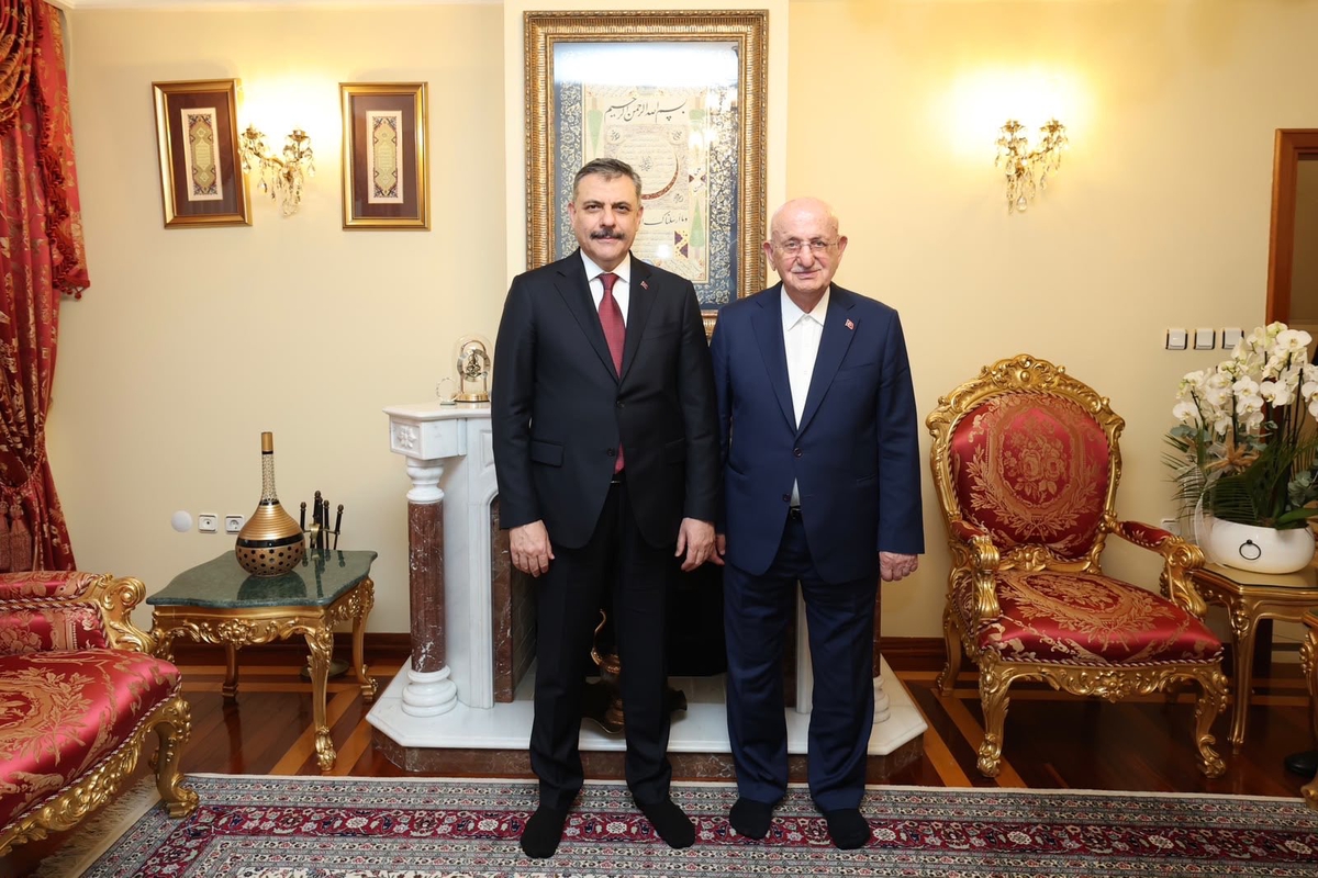 İçişleri Bakanı Çiftçi, İsmail Kahraman'ı evinde ziyaret etti