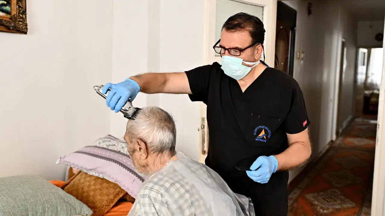 Muratpaşa Belediyesi 2015'ten bu yana 27 bin 330 hastaya ulaşım desteği sağladı