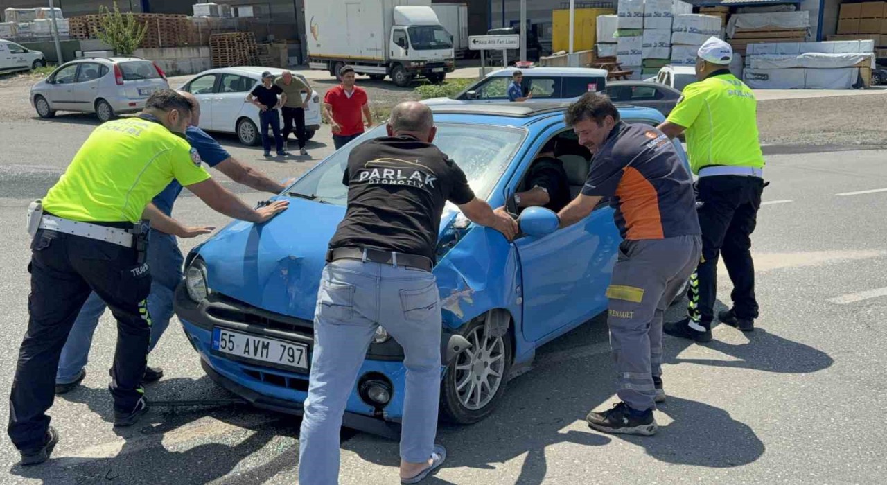 Samsun'da iki ayrı trafik kazasında çok sayıda kişi yaralandı