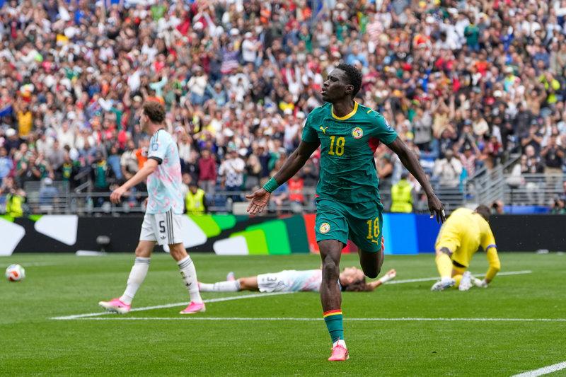 Galatasaray, Ismaila Sarr için Crystal Palace'ın görüşmelerini takip ediyor