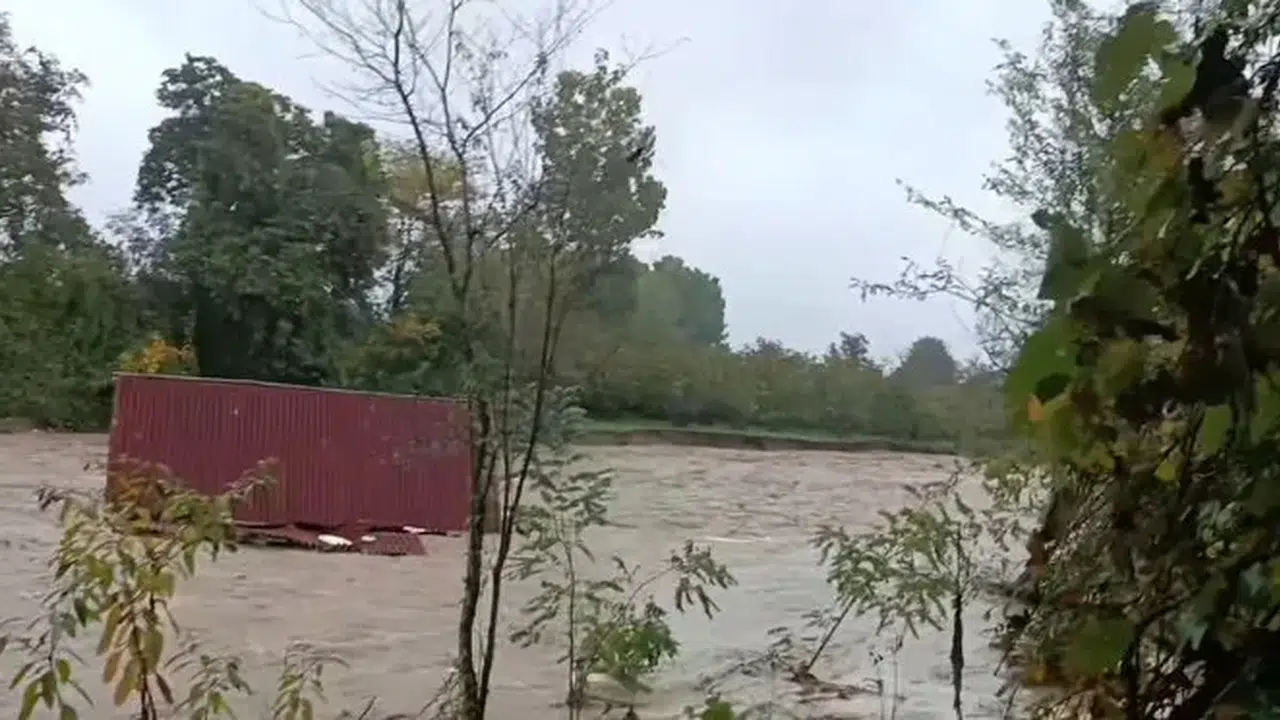 Sakarya'da sağanak yağış sonrası Kanlıçay Deresi taştı