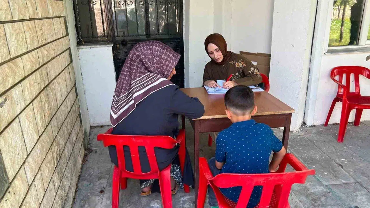 Erzincan'da sağlık ekipleri Yurtbaşı Mahallesi'nde bilgilendirme yaptı