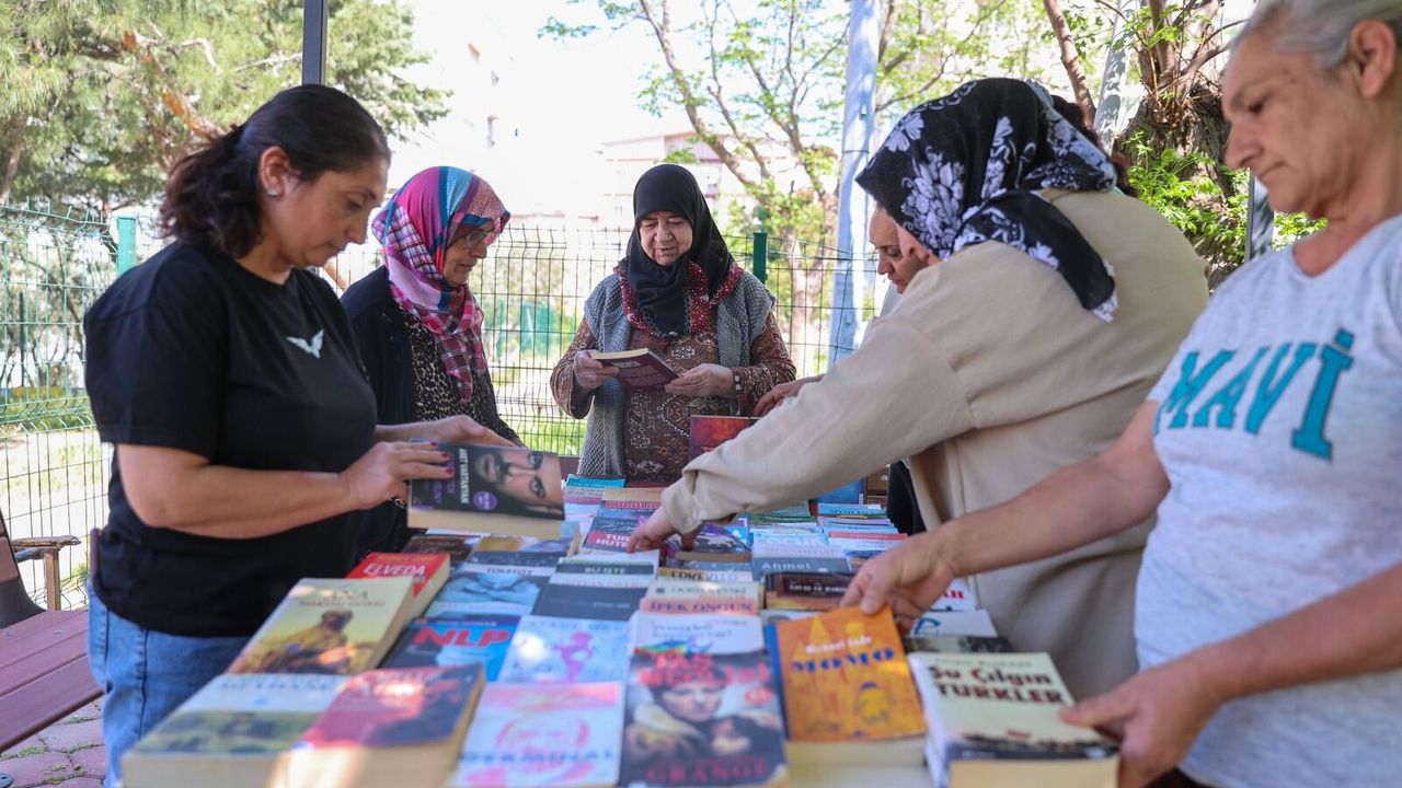 Buca Belediyesi kitap değişim etkinliğini köylere taşıyor