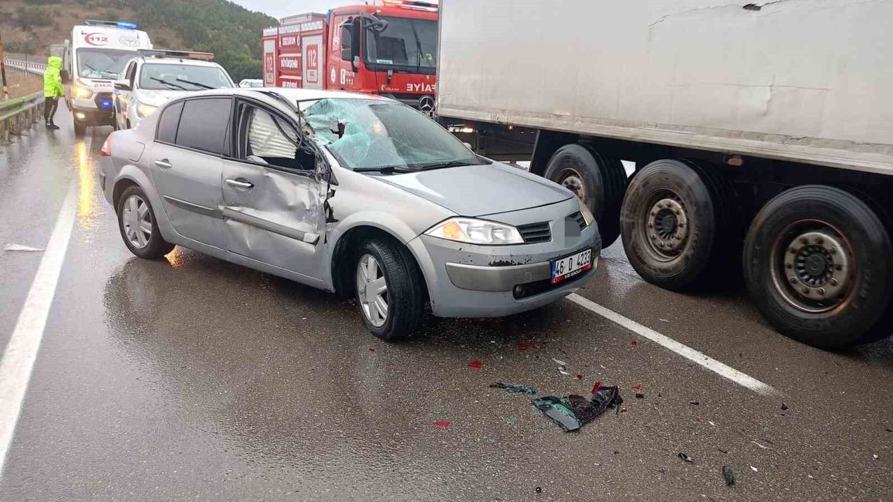 Erzurum Aşkale'de yağış nedeniyle zincirleme trafik kazası meydana geldi