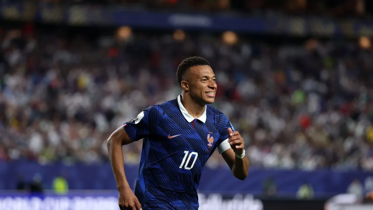 Fransa'da Kylian Mbappe grip şikayetiyle antrenmana katılmadı