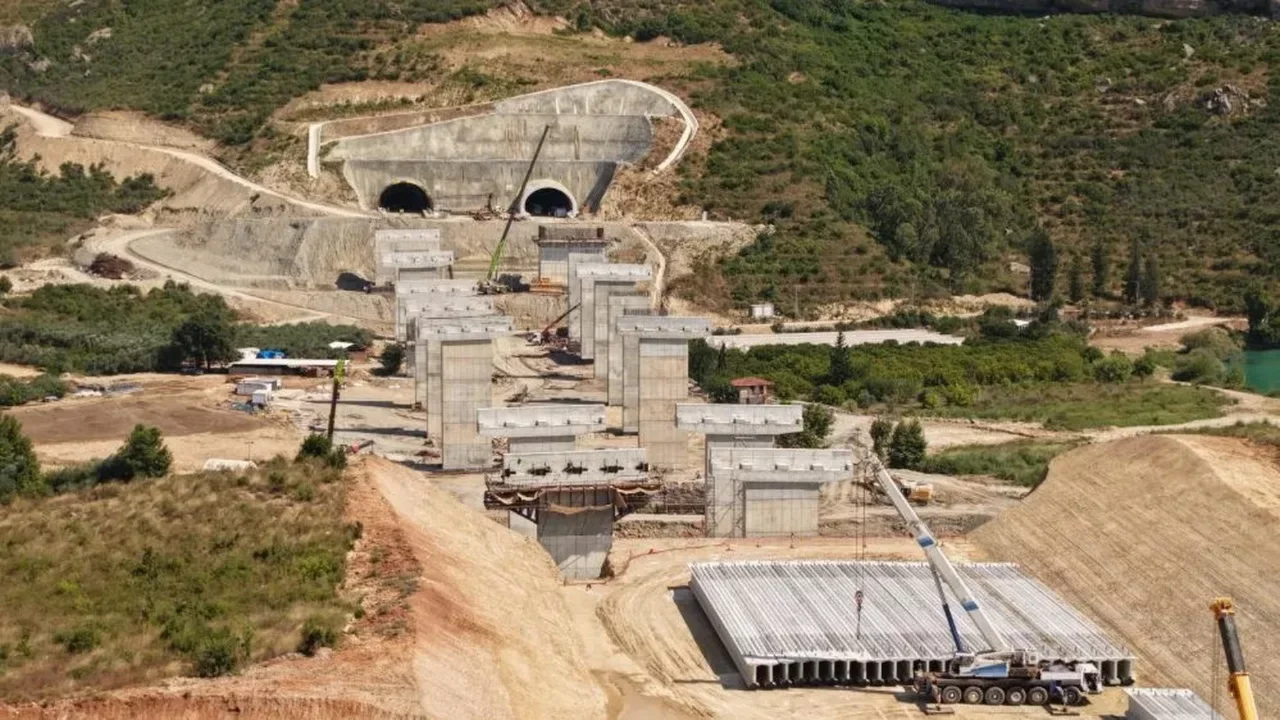 Antalya-Alanya otoyolunda fiziki gerçekleşme yüzde 30'a ulaştı