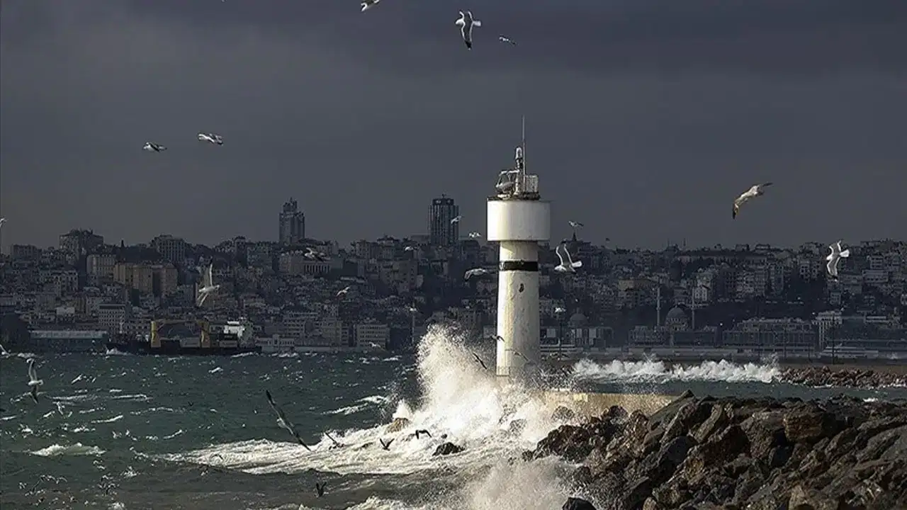 İstanbul'da hafta boyunca poyraz rüzgarı ve güneşli hava bekleniyor