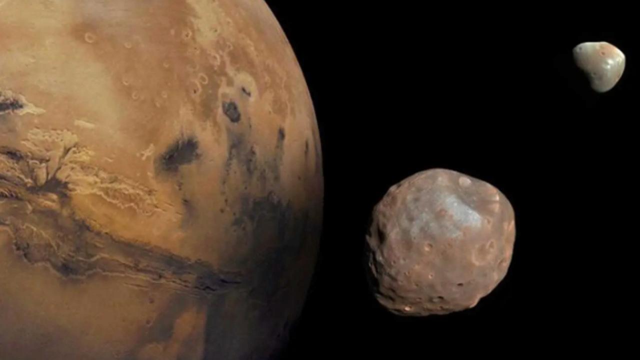 Mars'ın uydusu Deimos'un yüzey yapısını tek bir asteroid çarpışması şekillendirdi