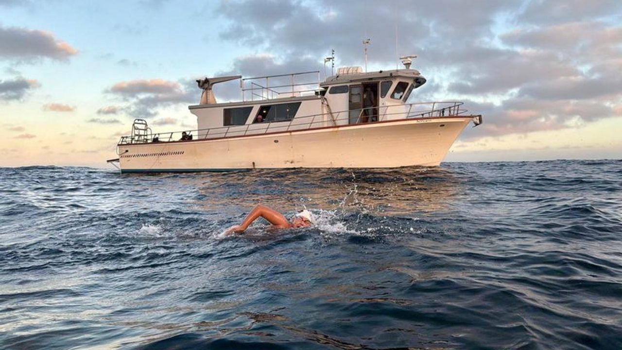 Tuna Tunca Catalina Kanalı parkurunu 11 saatte tamamladı