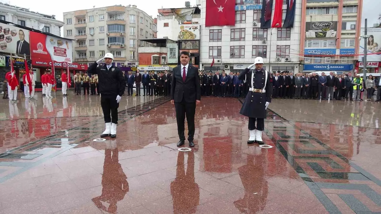 Kilis'te Atatürk'ün kente gelişinin 108. yıl dönümü törenle kutlandı