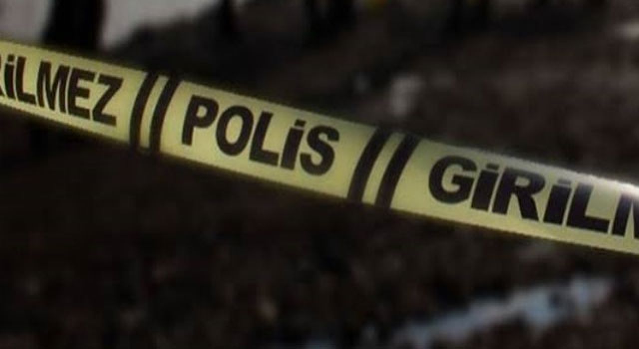 Alanya'da bahçede geri manevra yapan otomobil eşini ezdi