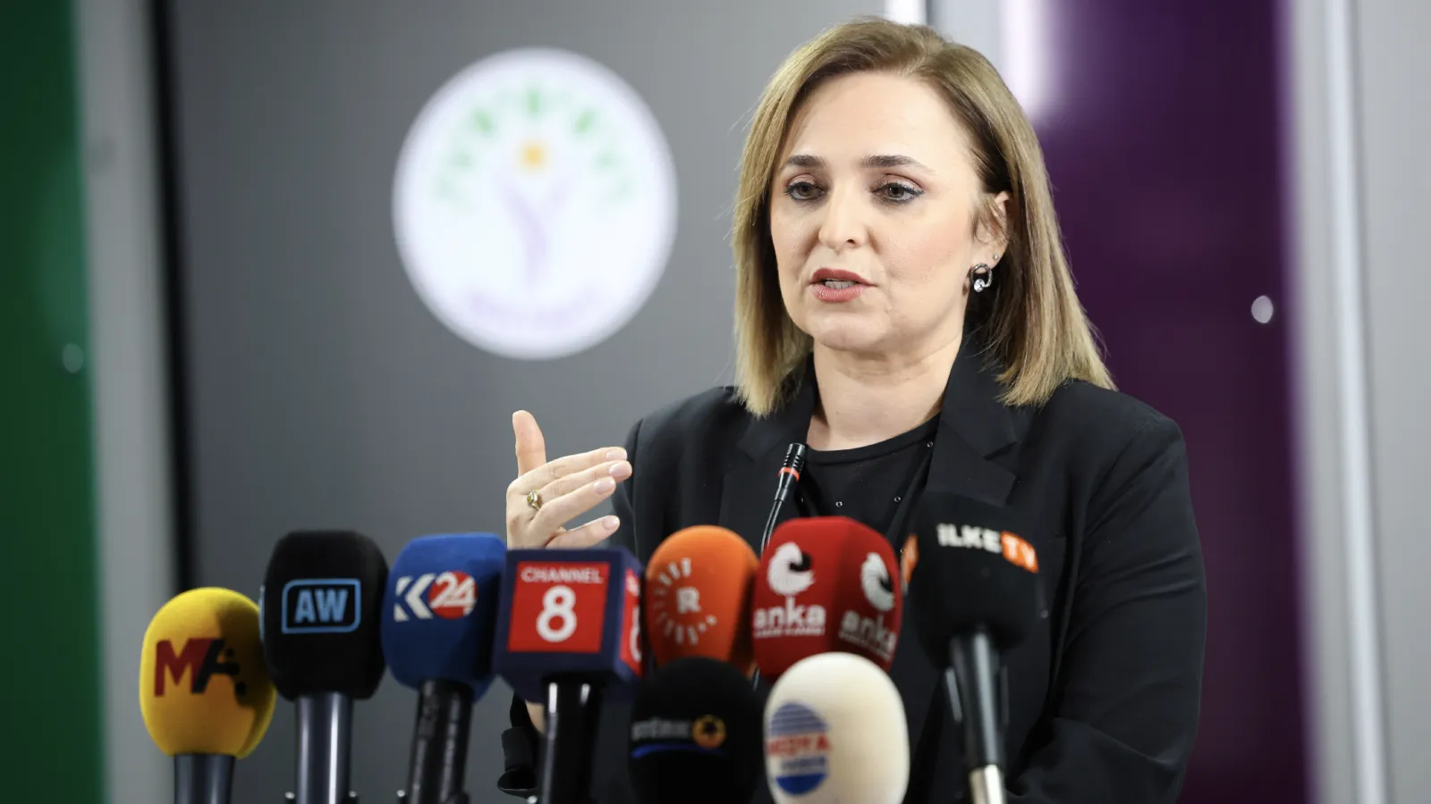 DEM Parti'den Mazlum Abdi ve İlham Ahmed'in Türkiye'ye davet edilmesi çağrısı