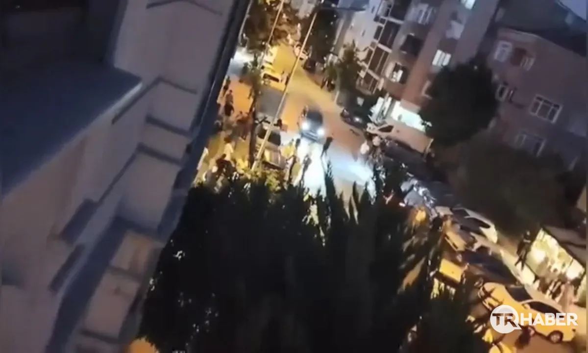 Bayrampaşa'da bir kafeye düzenlenen silahlı saldırıda 3 kişi yaralandı