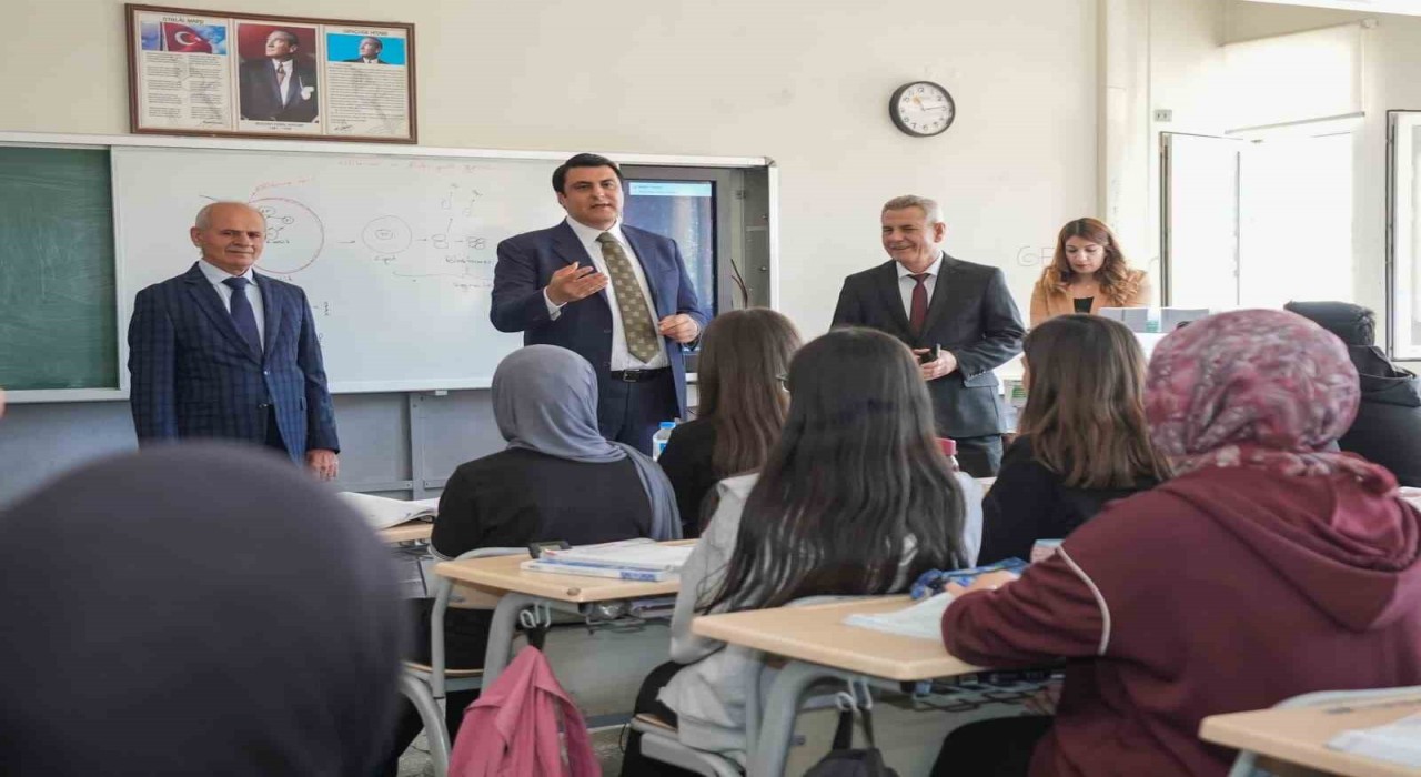 Şehitkamil Belediyesi üniversite öğrencilerine toplam 20 bin TL destek verecek