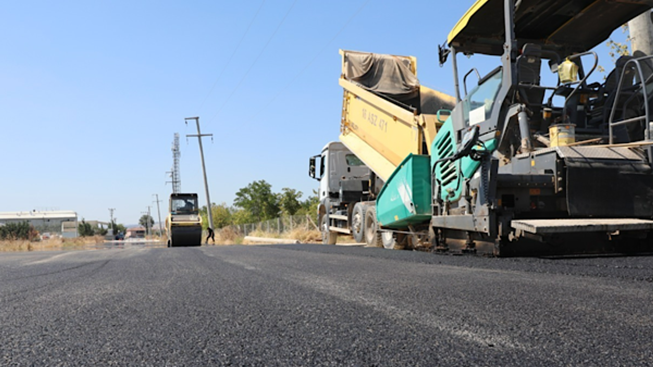 Bursa Büyükşehir Belediyesi İnegöl'de yol yenileme çalışması yaptı