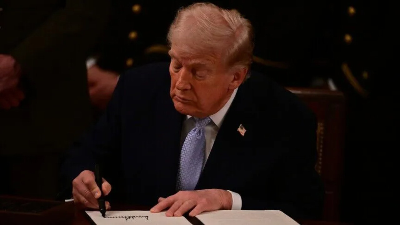 ABD Başkanı Trump, İran'a yönelik kapsamlı ekonomik savaş ilan etti