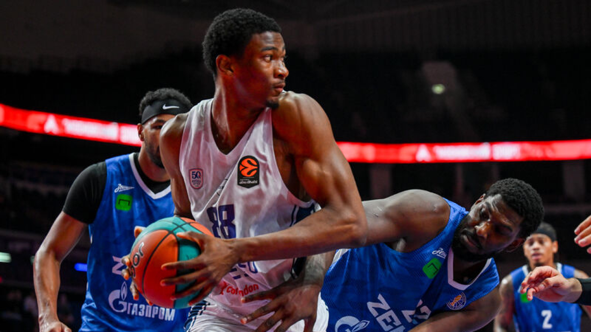 Anadolu Efes, Avrupa Ligi'ne Barcelona deplasmanında başlıyor