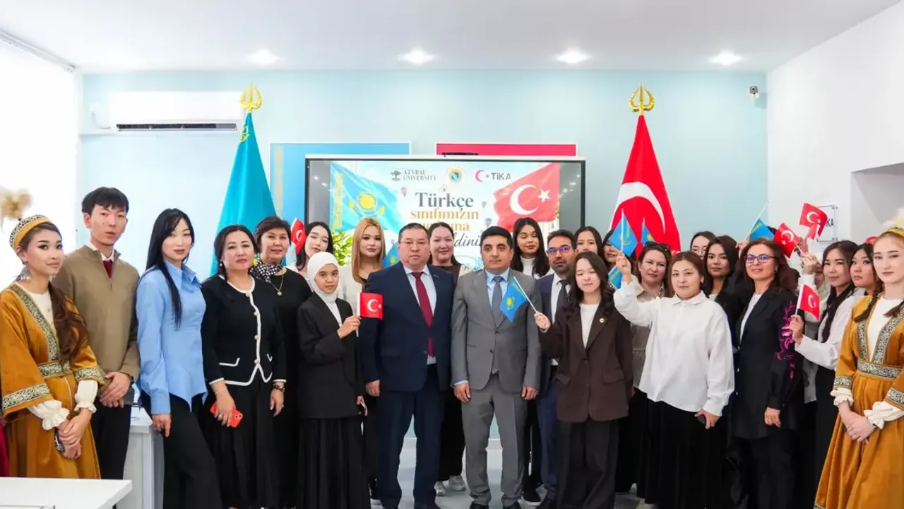 Kazakistan Atırau Üniversitesi'nde TİKA destekli Türk dili sınıfı açıldı