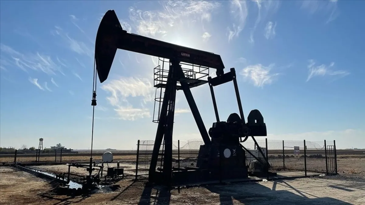 Eylül ayında küresel petrol arzı günlük 2,5 milyon varil yükseldi