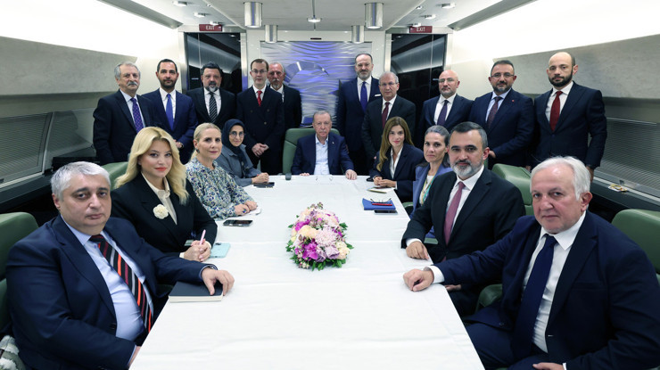 Erdoğan F-35 görüşmelerinin sürdüğünü ve KAAN projesinden vazgeçilmeyeceğini açıkladı