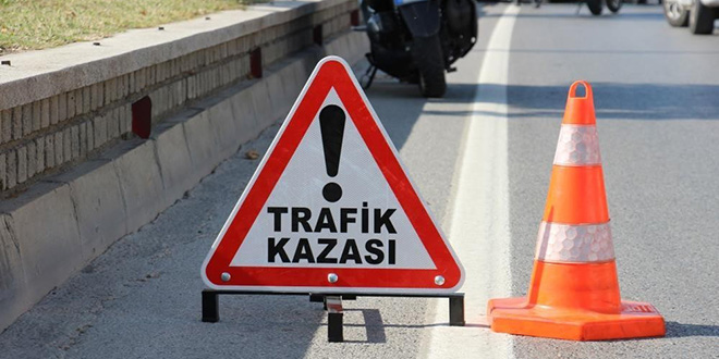 Gaziantep'te iki otomobilin çarpışması sonucu 3 kişi öldü