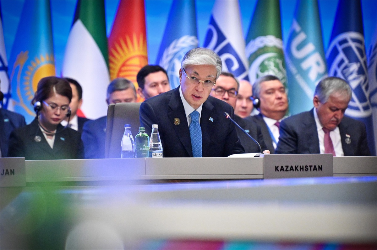 Tokayev Bakü'deki CICA zirvesinde Asya'da güvenliğin güçlendirilmesini istedi