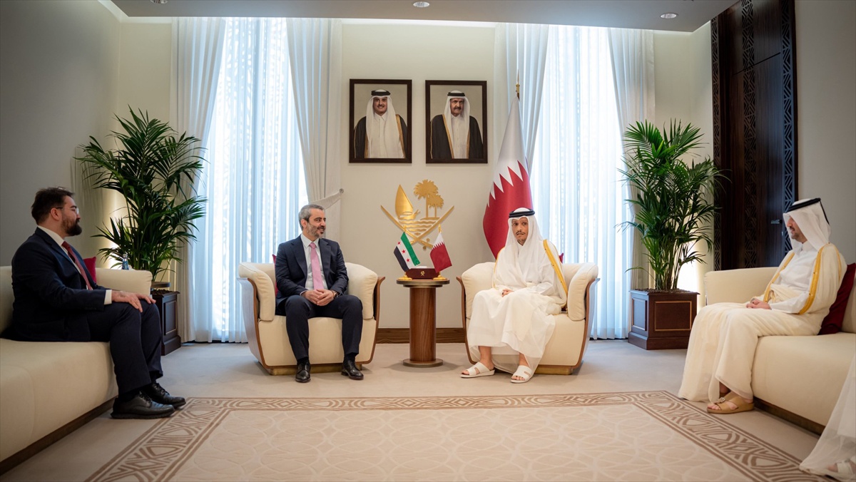 Katar Başbakanı ve Suriye Dışişleri Bakanı Doha'da bir araya geldi
