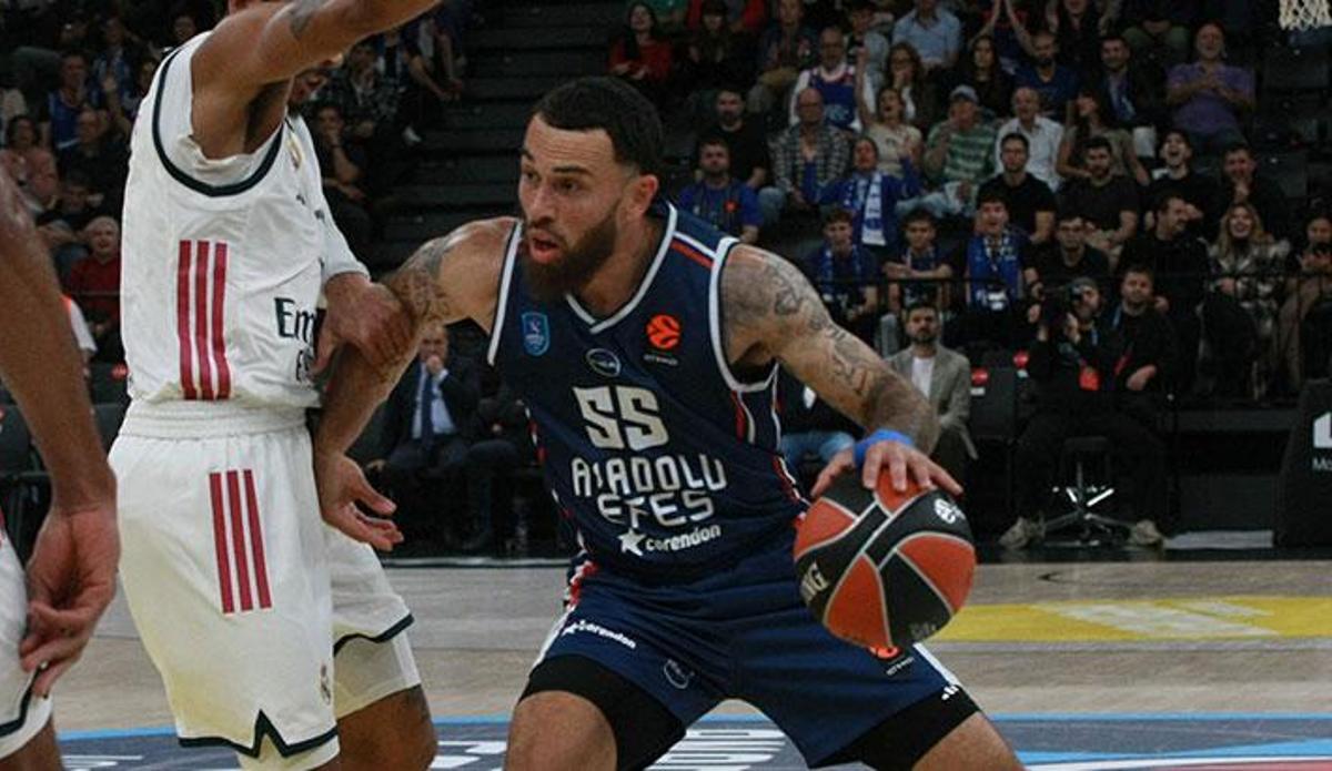 Anadolu Efes, EuroLeague'de Real Madrid'i 94-84 mağlup etti