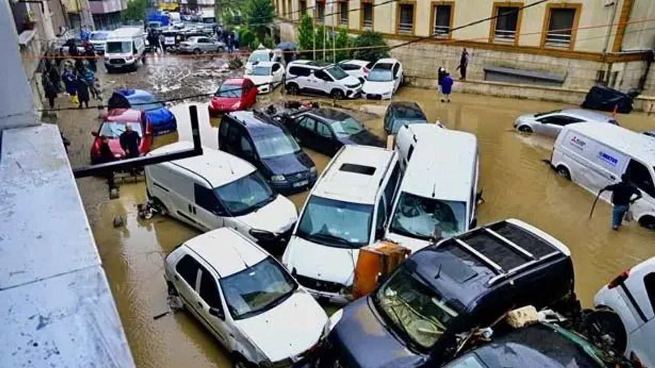 İstanbul'daki sel felaketinde can kaybı 4'e yükseldi