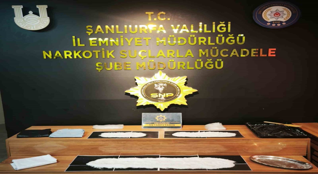 Şanlıurfa'da düzenlenen uyuşturucu operasyonunda 3 kilo metamfetamin ele geçirildi
