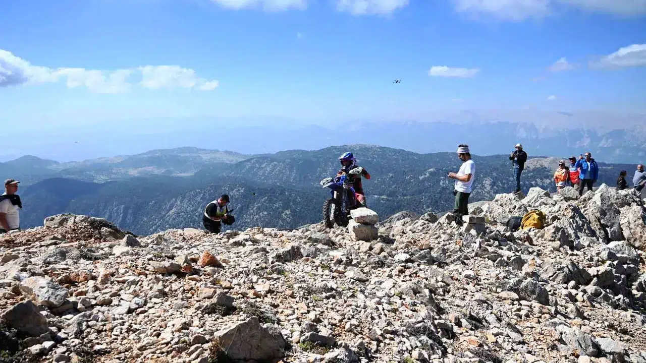 Sea To Sky Enduro dağ etabını Alman sporcu Manuel Lettenbichler kazandı