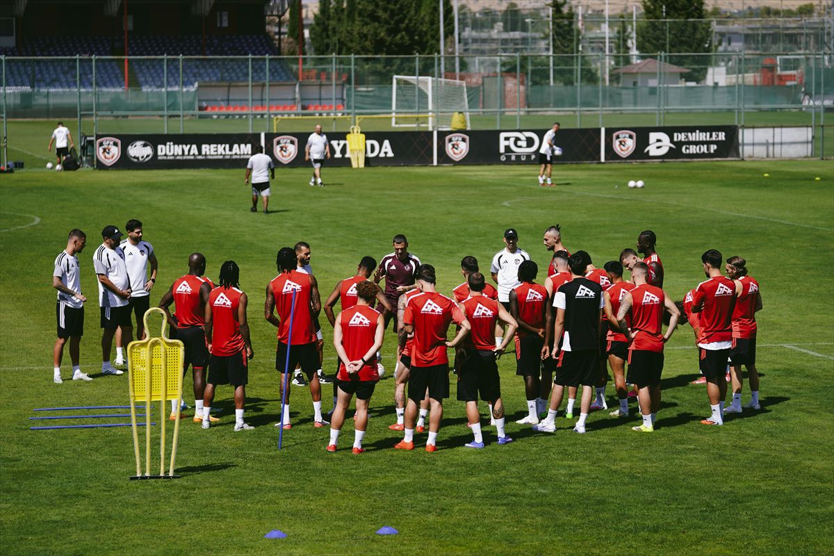 Gaziantep FK, Eyüpspor maçı hazırlıklarını tamamlayarak İstanbul'a gitti