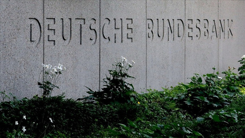 Bundesbank Almanya'da enflasyonun bir süre daha yüksek seyredeceğini bildirdi