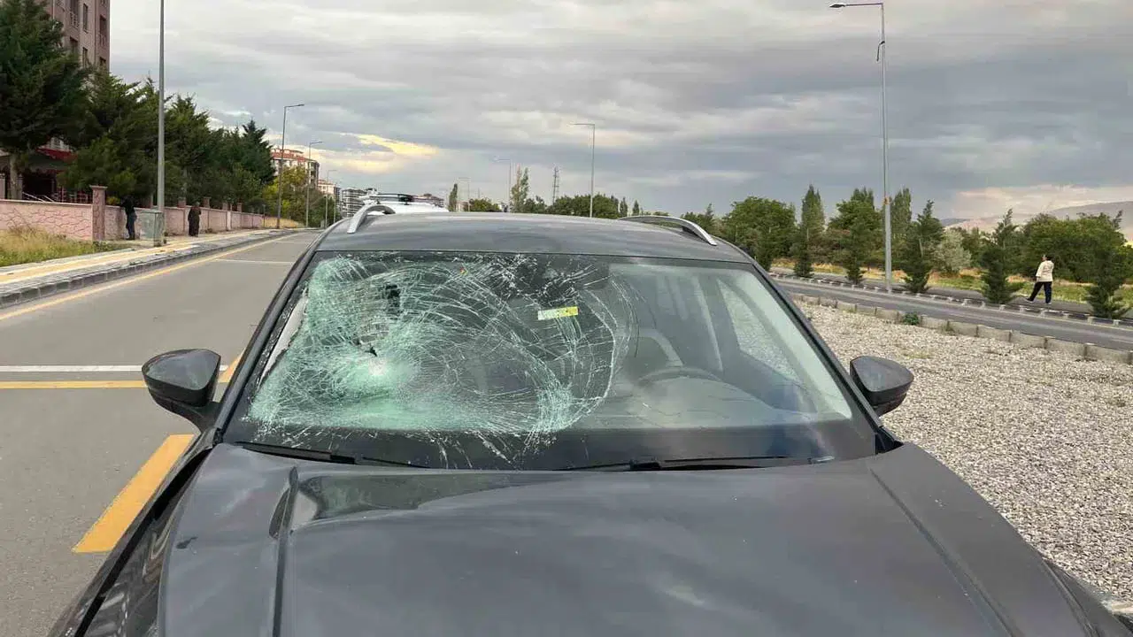 Niğde'de otomobil ve elektrikli bisikletin çarpışması sonucu 1 kişi yaralandı