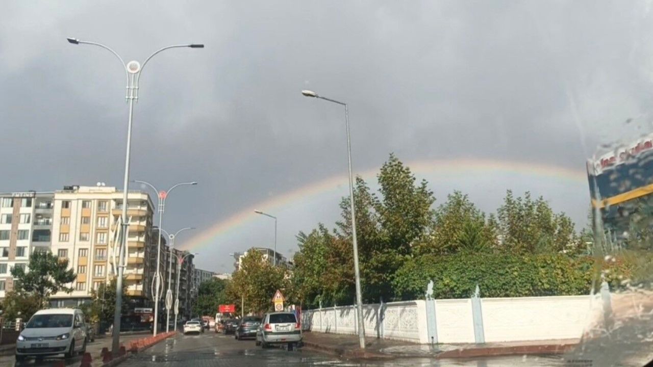 Siirt'te yağışın ardından gökyüzünde gökkuşağı oluştu